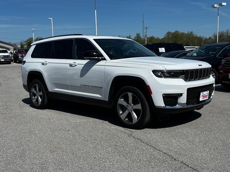 Jeep Grand Cherokee L Vehicle Image 02