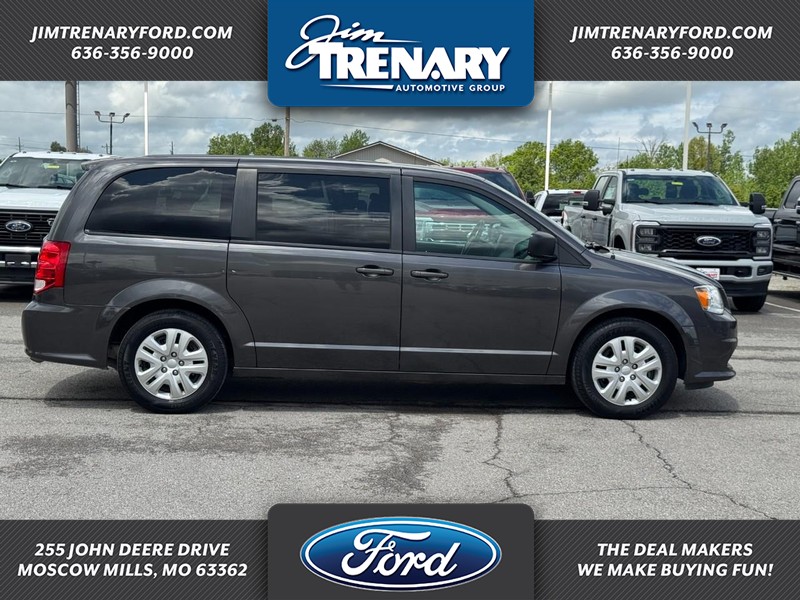 Used 2018 Dodge Grand Caravan SE with VIN 2C4RDGBG3JR137455 for sale in Moscow Mills, MO