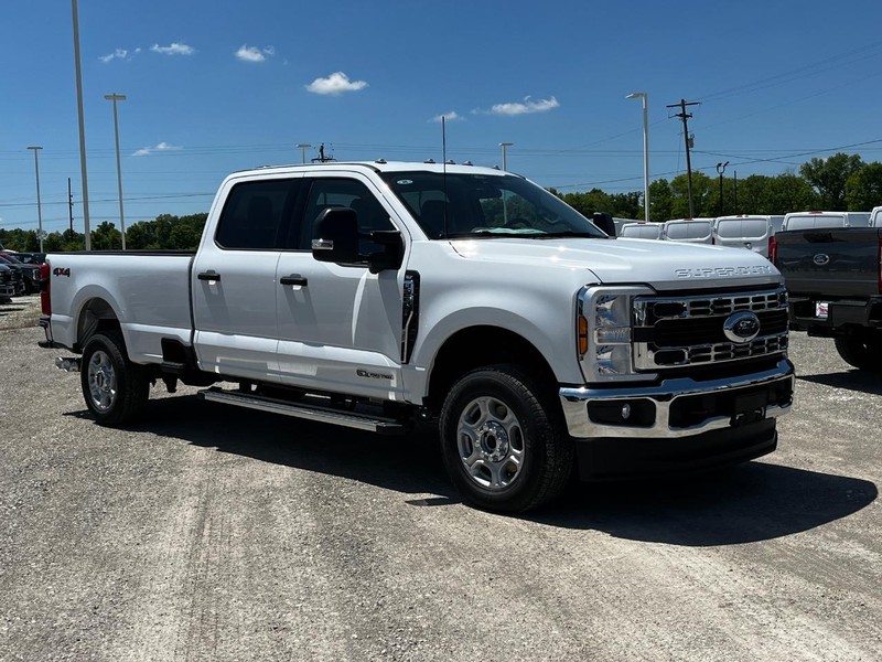 Ford Super Duty F-250 SRW Vehicle Image 02