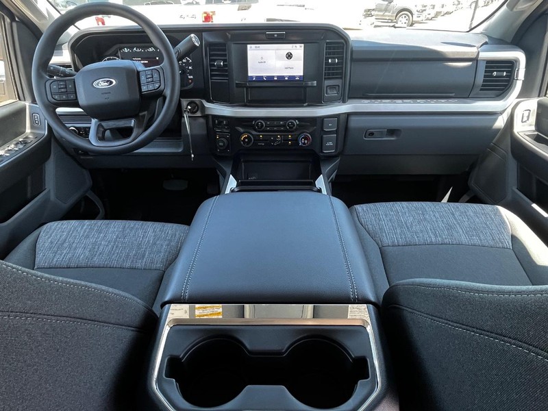 Ford Super Duty F-250 SRW Vehicle Image 05