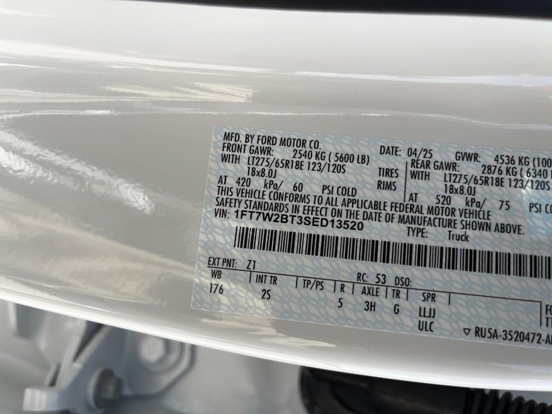 Ford Super Duty F-250 SRW Vehicle Image 15