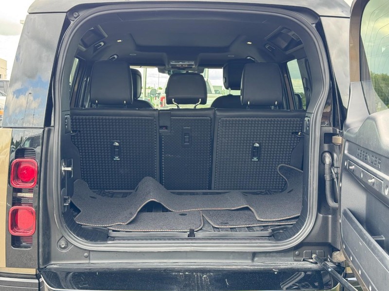 Land Rover Defender Vehicle Image 04