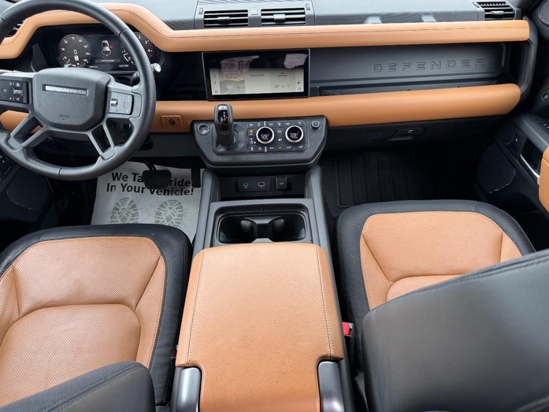 Land Rover Defender Vehicle Image 11