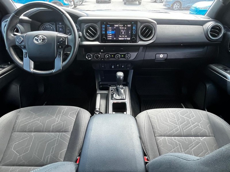Toyota Tacoma 4WD Vehicle Image 11