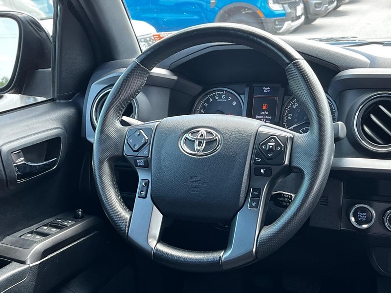 Toyota Tacoma 4WD Vehicle Image 12
