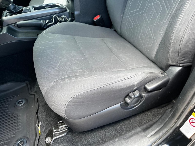 Toyota Tacoma 4WD Vehicle Image 15
