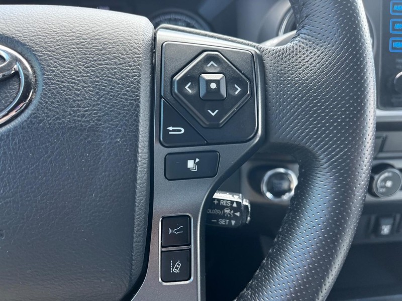 Toyota Tacoma 4WD Vehicle Image 17