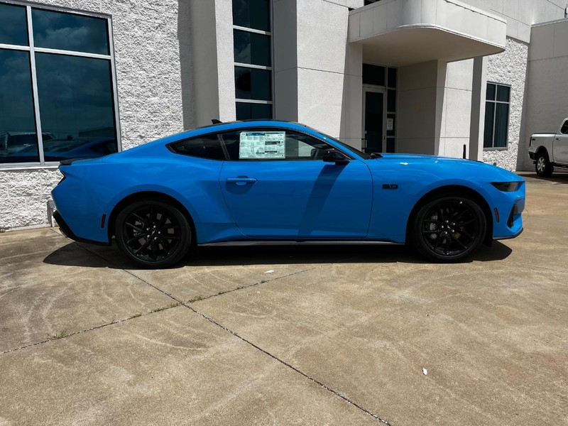 Ford Mustang Vehicle Image 02