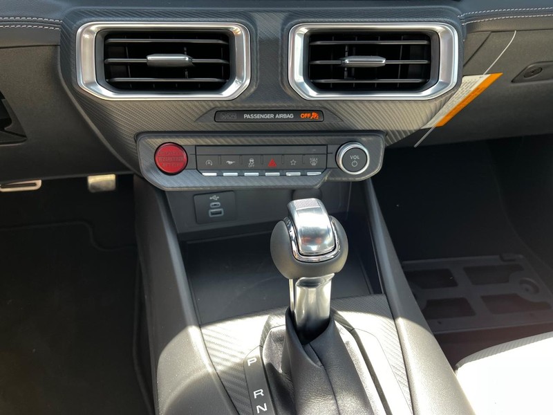 Ford Mustang Vehicle Image 09
