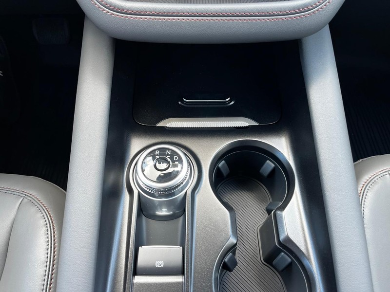 Ford Explorer Vehicle Image 15