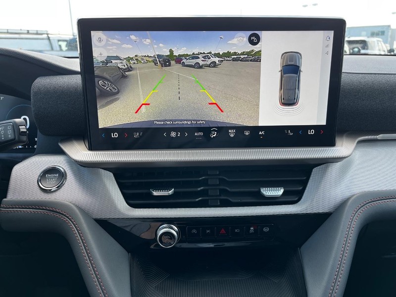 Ford Explorer Vehicle Image 17
