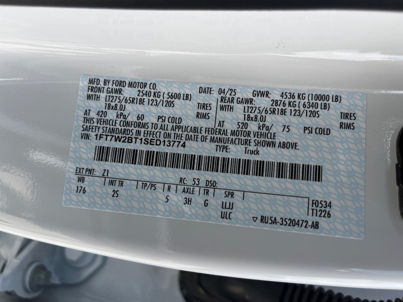 Ford Super Duty F-250 SRW Vehicle Image 15