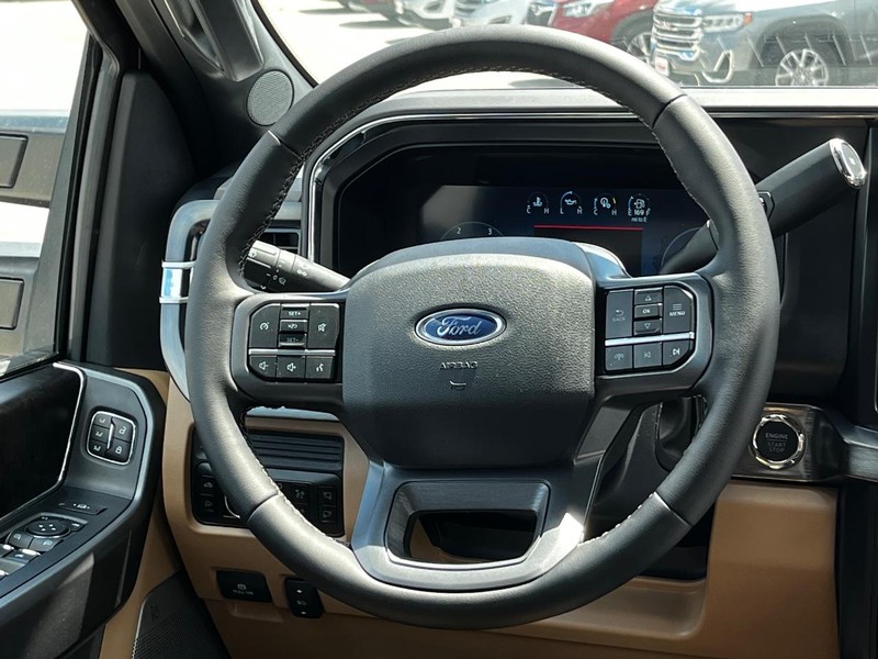 Ford Super Duty F-250 SRW Vehicle Image 07