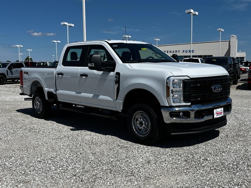Ford Super Duty F-350 SRW Vehicle Image 02