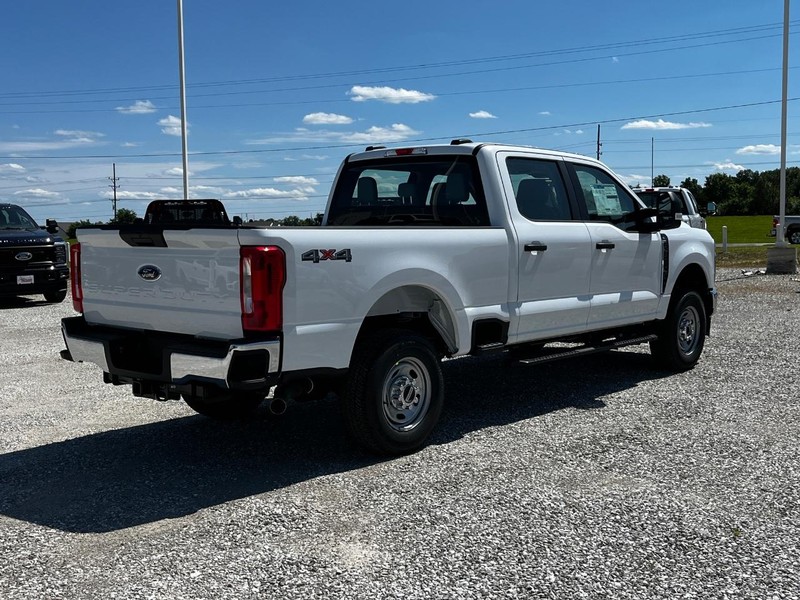 Ford Super Duty F-350 SRW Vehicle Image 03