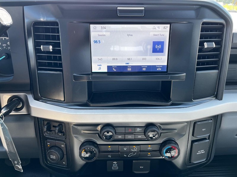 Ford Super Duty F-350 SRW Vehicle Image 13