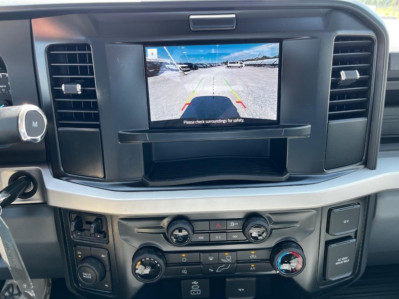 Ford Super Duty F-350 SRW Vehicle Image 14