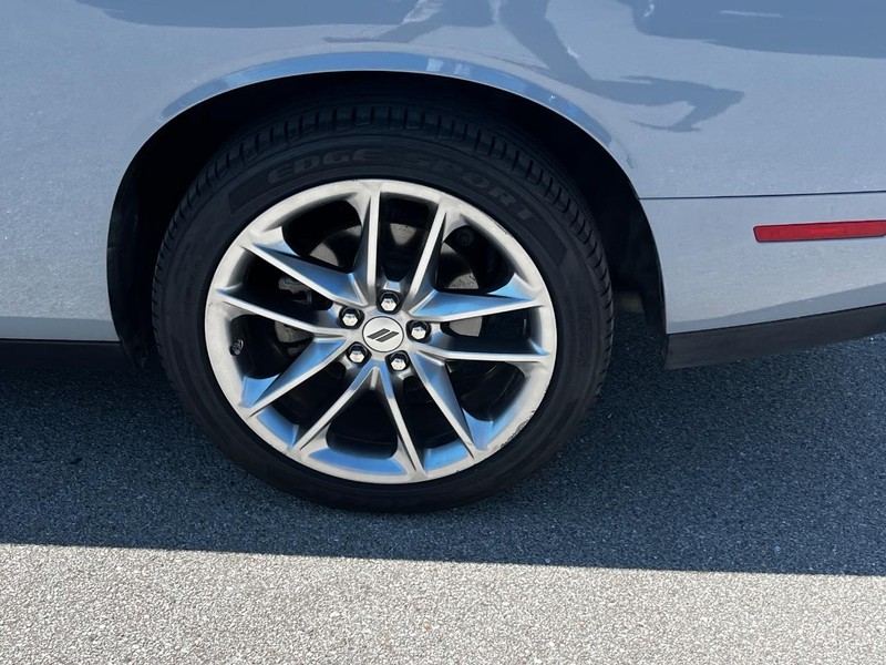 Dodge Challenger Vehicle Image 07