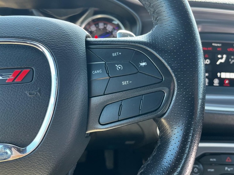 Dodge Challenger Vehicle Image 13