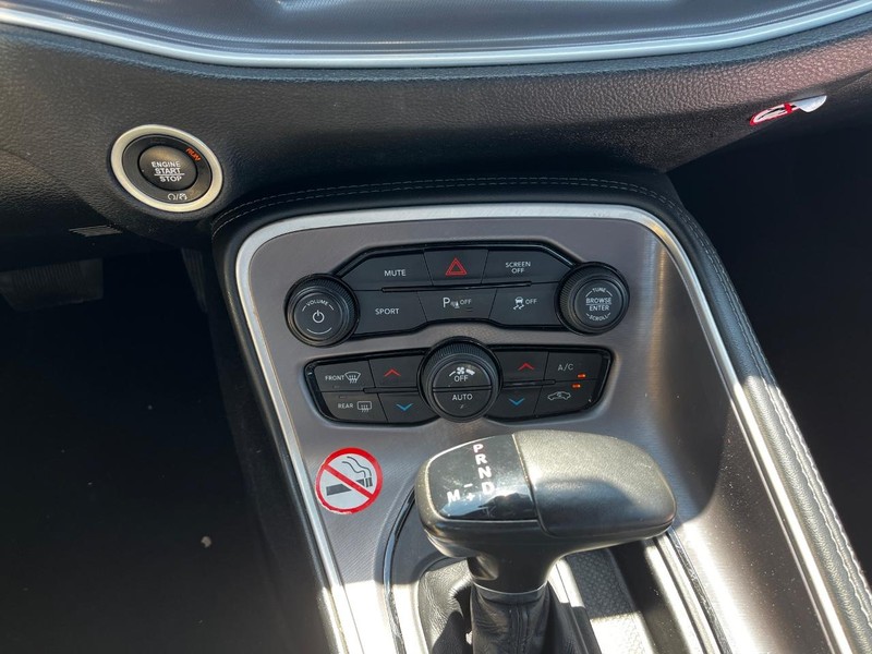 Dodge Challenger Vehicle Image 15