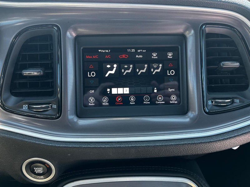 Dodge Challenger Vehicle Image 16