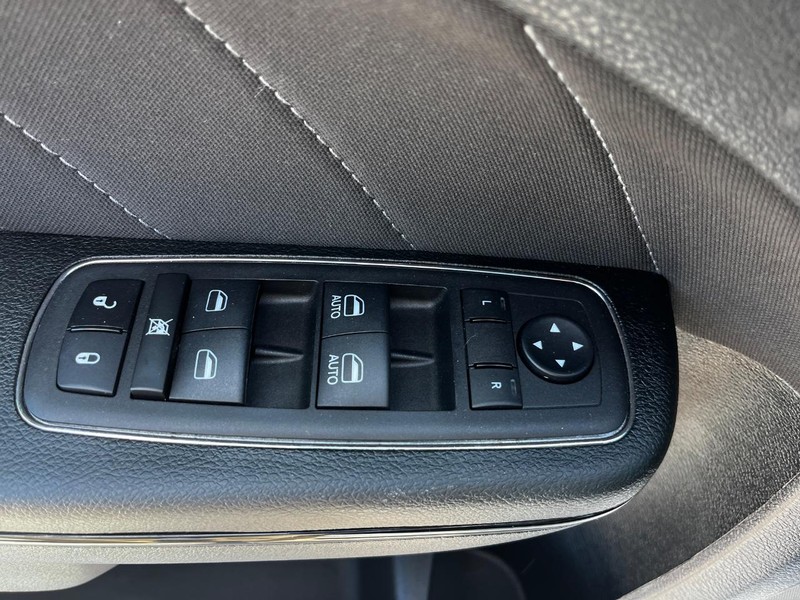 Dodge Charger Vehicle Image 14