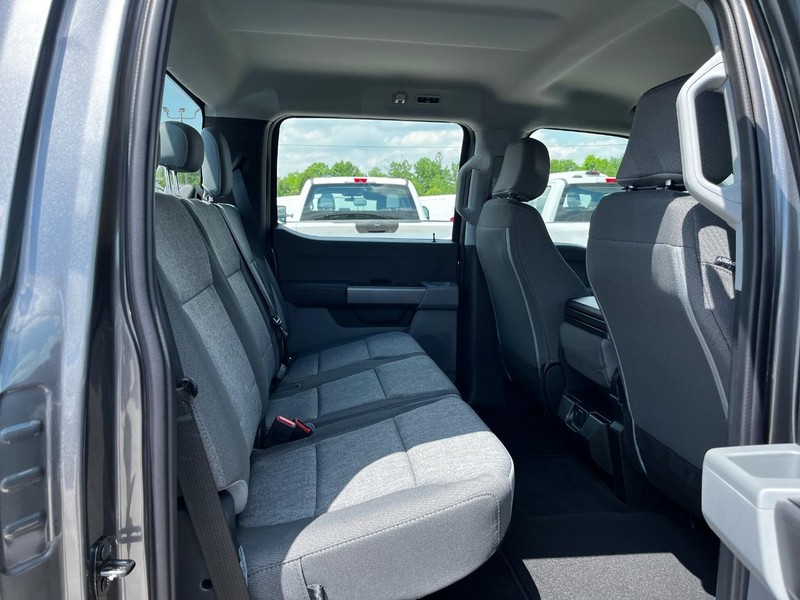 Ford Super Duty F-250 SRW Vehicle Image 04