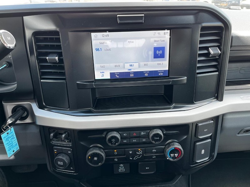 Ford Super Duty F-250 SRW Vehicle Image 13