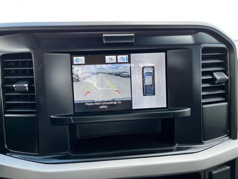 Ford Super Duty F-250 SRW Vehicle Image 14