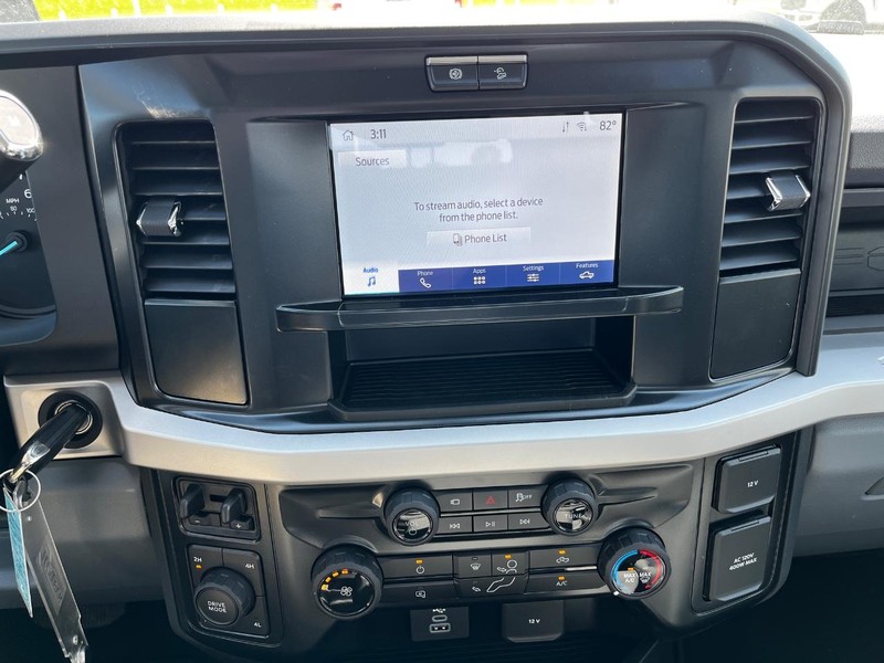 Ford Super Duty F-350 SRW Vehicle Image 13