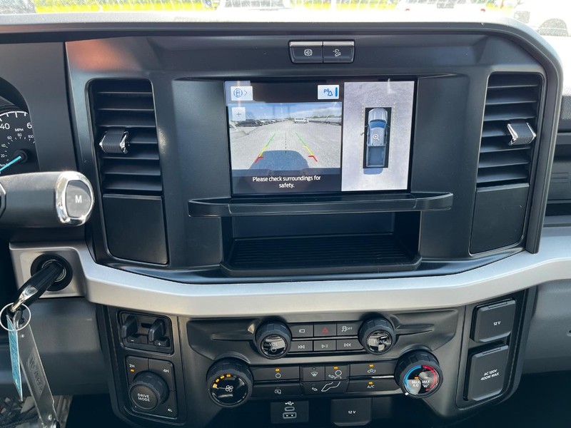 Ford Super Duty F-350 SRW Vehicle Image 14