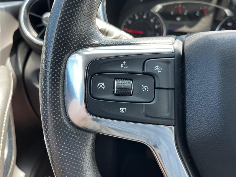 Chevrolet Blazer Vehicle Image 16