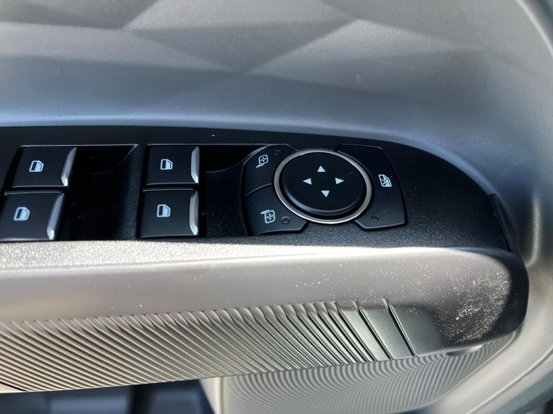 Ford Maverick Vehicle Image 08