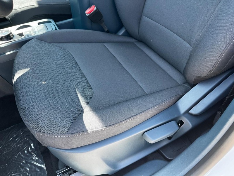 Ford Maverick Vehicle Image 09
