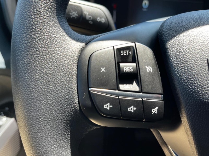 Ford Maverick Vehicle Image 10