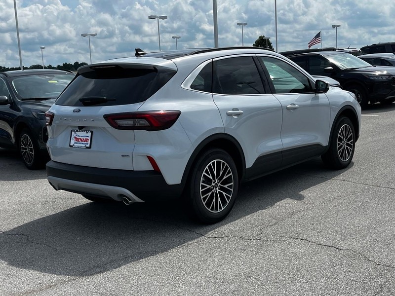 Ford Escape Vehicle Image 03