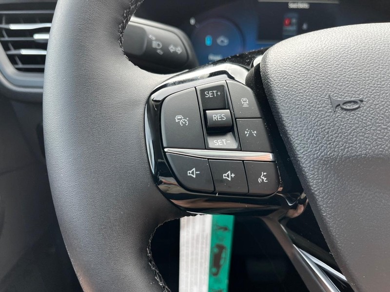 Ford Escape Vehicle Image 11