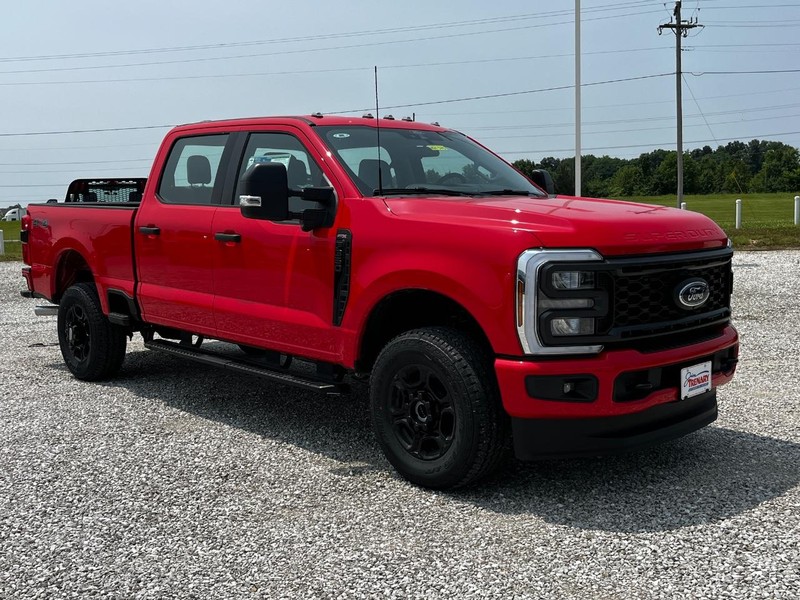 Ford Super Duty F-350 SRW Vehicle Image 02