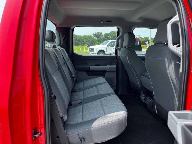 Ford Super Duty F-350 SRW Vehicle Image 04