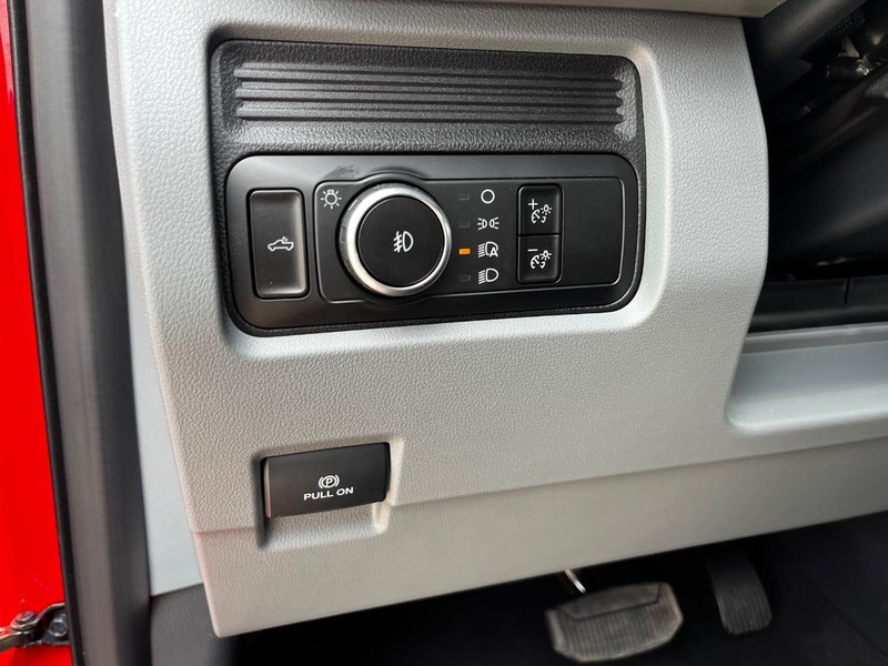 Ford Super Duty F-350 SRW Vehicle Image 10