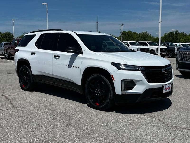 Chevrolet Traverse Vehicle Image 02