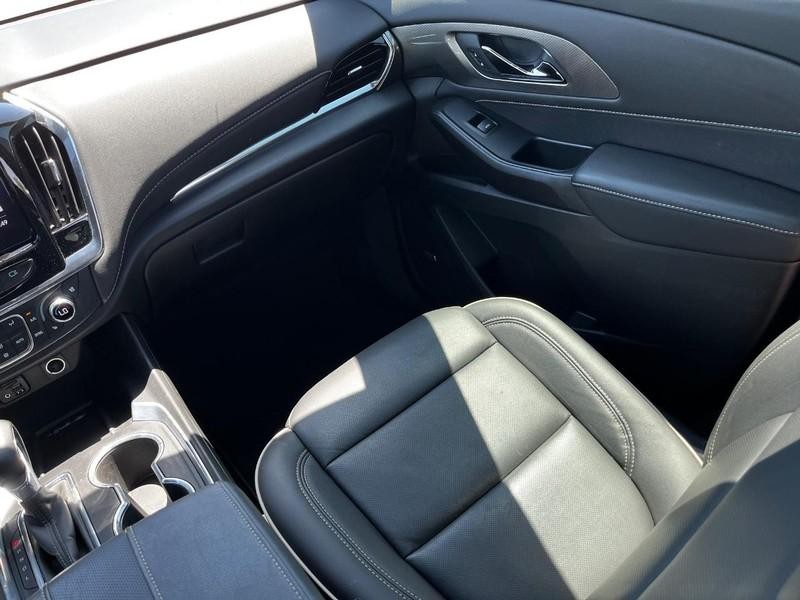 Chevrolet Traverse Vehicle Image 16