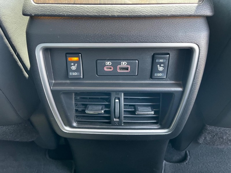 Nissan Murano Vehicle Image 11