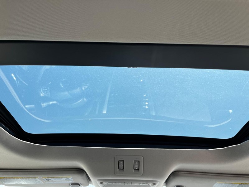 Nissan Murano Vehicle Image 12