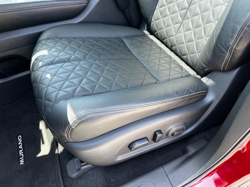 Nissan Murano Vehicle Image 17