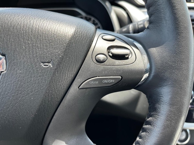 Nissan Murano Vehicle Image 19