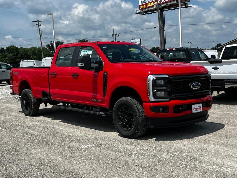 Ford Super Duty F-250 SRW Vehicle Image 02