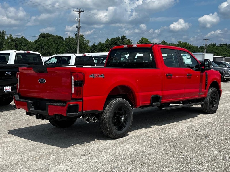 Ford Super Duty F-250 SRW Vehicle Image 03