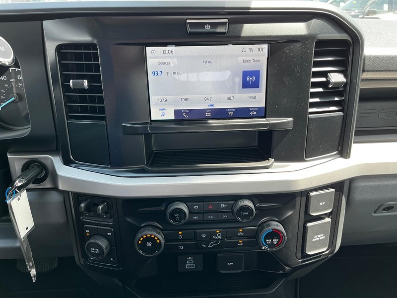 Ford Super Duty F-250 SRW Vehicle Image 14