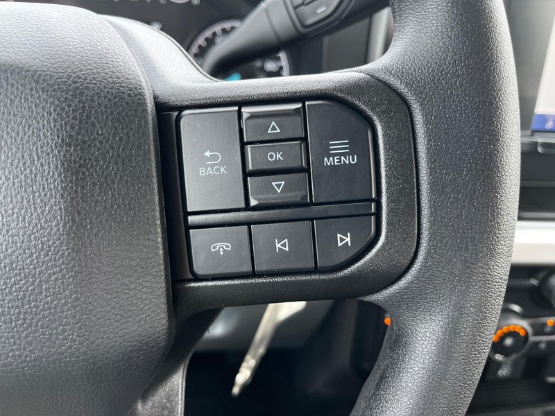 Ford Super Duty F-250 SRW Vehicle Image 11